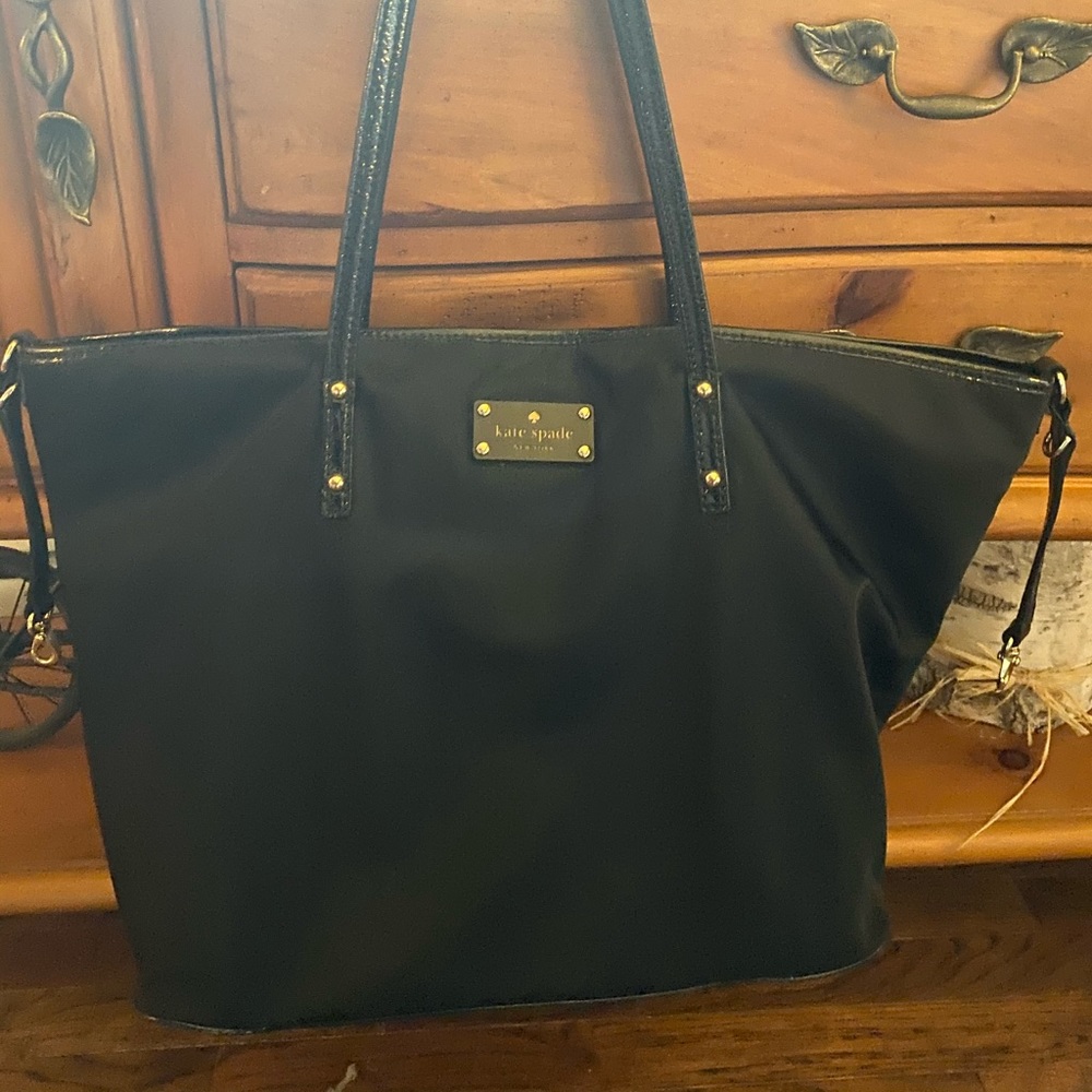 Kate Spade Carry All / tote / Diaper Bag